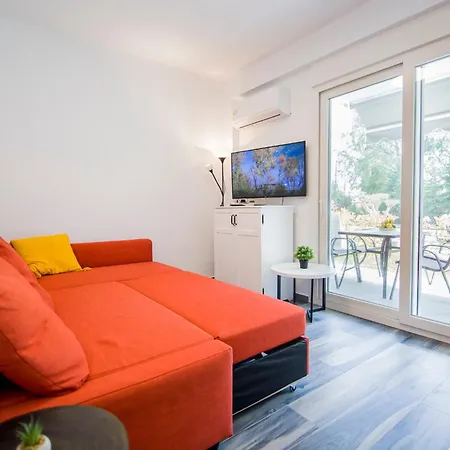 Sophie - New Cozy Place With A Garden * Ofrínion