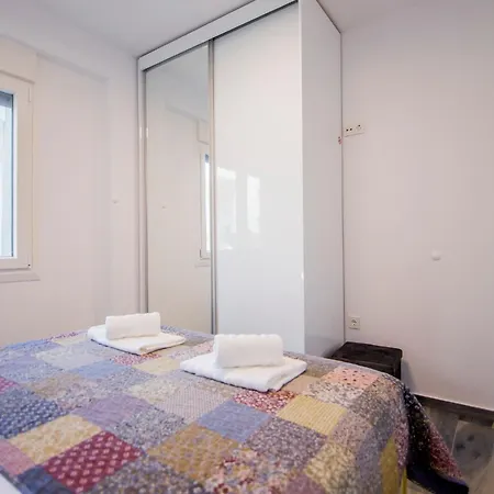 Sophie - New Cozy Place With A Garden Apartment *