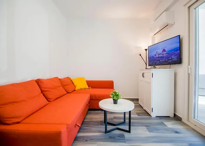 Sophie - New Cozy Place With A Garden شقة Ofrínion